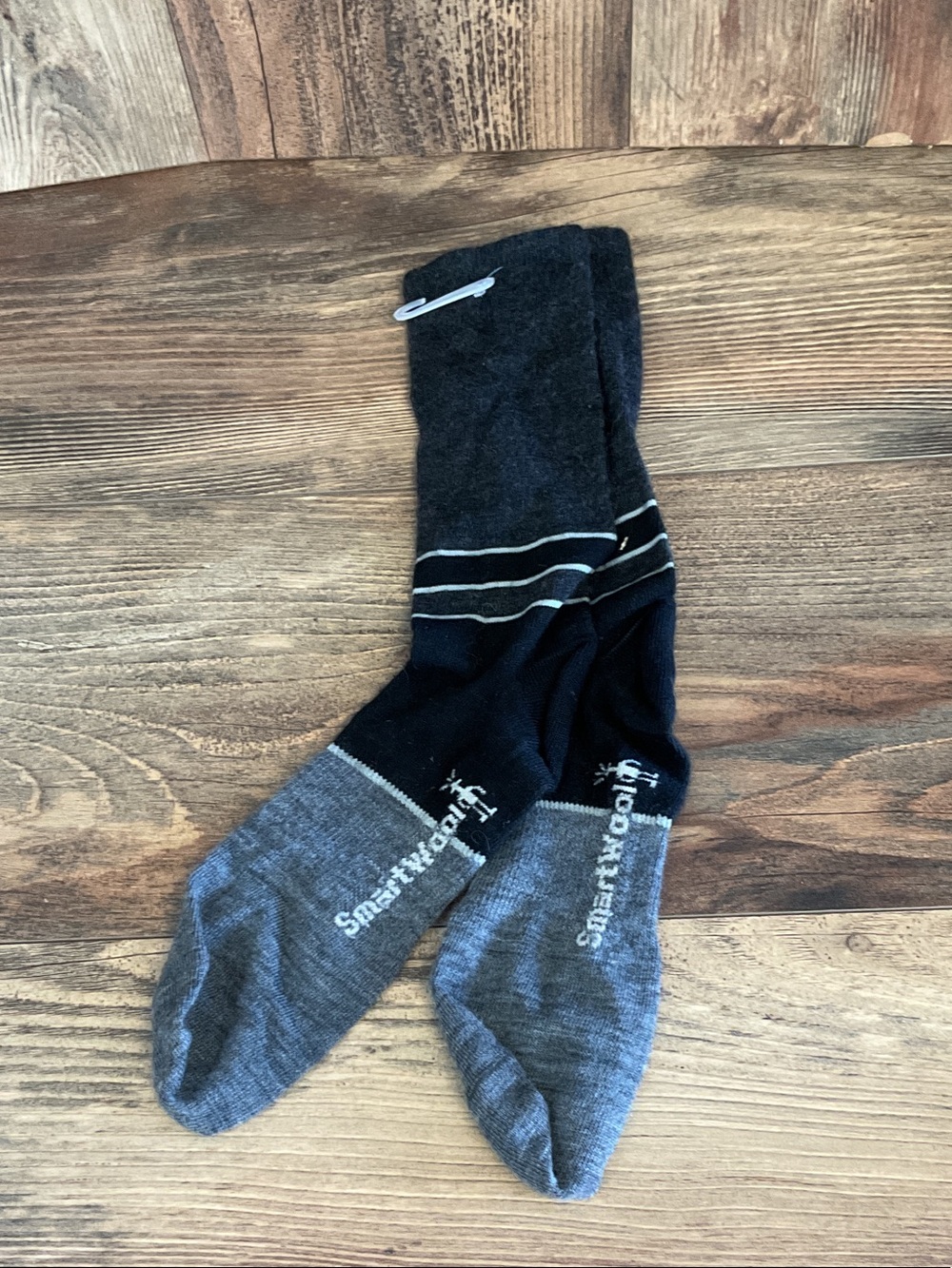 Smartwool Men’s Crew Socks in Black and Gray with Subtle Stripe 9-11